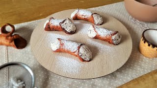 CANNOLI SICILIANI CIALDA E RIPIENO  RICETTA SENZA STRUTTO DA LECCARSI I BAFFI 😄 [upl. by Qifahs318]