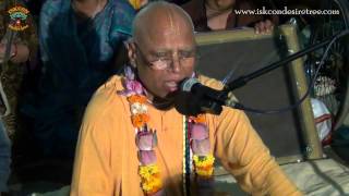 Narasimha Aarti by Lokanath Maharaj on 02 June 2014 at ISKCON Ahmedabad [upl. by Sucerdor]