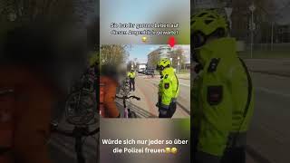 FahrradPolizei hält Lieferando an😂😂😂 [upl. by Anaujat55]