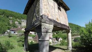 Le pigeonnier du Château à LarroqueToirac dans le Lot [upl. by Norraj]