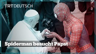 Spiderman besucht Papst [upl. by Olegnad]