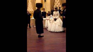 Oshvar rabbe dancing mitzvah tantz [upl. by Nesrac]