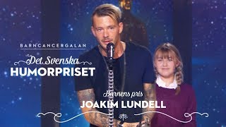 Joakim Lundell får Barnens pris men vill ge vidare det  Barncancergalan [upl. by Lerner]