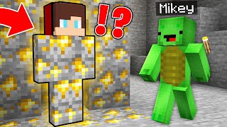 JJ HIDES From Mikey Using SUPER DISGUISE in Minecraft Maizen [upl. by Anilra]