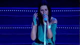 Laura Pausini  Entre Tu y Mil Mares live HD1080p [upl. by Arutnev]