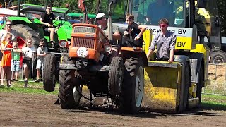 Pulling  Oldtimer ziehen um die Wette 43 International Historisch Festival Panningen 28072024 [upl. by Ovida807]