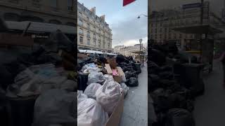 Grève des éboueurs Paris sous les poubelles [upl. by Reivazx]