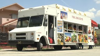 Un camión recorre Miami con viandas frutas almuerzos y el sabor de toda una cultura [upl. by Ervin578]