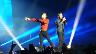 Aquí estoy yo  David Bisbal y Luis Fonsi La voz en Concierto Madrid Live [upl. by Anitsahs933]