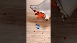 Sharky shark 🎈🦈 sharkyshark oddlysatisfying funnyreverse satisfyingreverse [upl. by Leschen]