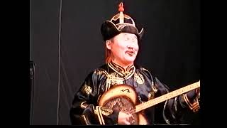 TUVA—Kongarool Ondar throat singing performance—Khöömei Festival 1998 part 1 [upl. by Crespi156]