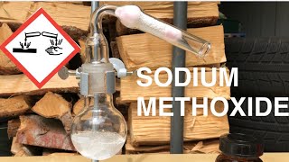 Making sodium methoxide NaOMe methanolic solution [upl. by Burgess503]