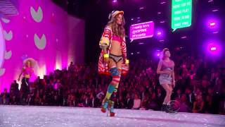 Neon Jungle  Trouble Live Victorias Secret Fashion Show 2013 [upl. by Innavoj]