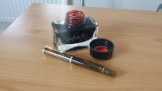 Pelikan M200 Cognac Fountain Pen Review with Italic and EF nibs [upl. by Karney]