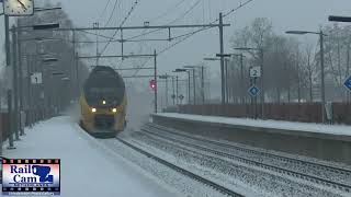 VIRM passeert Twello ri Deventer in de sneeuw [upl. by Sheff]