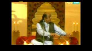 Gullon Main Rang Bhare BaadeNobahar  Greatest Ustad Mehdi Hasan Khan Live  Ptv Classics [upl. by Embry]