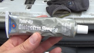 Dielectric Grease Fixes Bad Electrical Connections [upl. by Weigle]