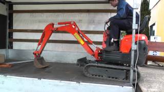 Миниэкскаватор KUBOTA K0083 погрузка2 [upl. by Yankee]