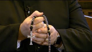 How to pray the Rosary with Father Matthew Cashmore [upl. by Hermina870]