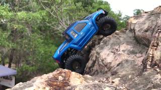 SCX10 ii Proline Cliffhanger body amp Element Enduro Kit Team C Creep body Rock Trail BHP SOLO [upl. by Madeleine153]