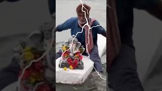 Please गणपति बप्पा की मूर्ति को ऐसे मत तोड़ो😭trending viralvideo ganesh visarjan facts youtube [upl. by Atikaj]