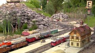 Eisenbahnspielen in freier Natur Garten und Parkbahnen im Schwabenland [upl. by Alveta]