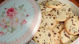 Biscotti con gocce di cioccolato  Le ricette di DELIZIEePASTICCi [upl. by Kcirdlek606]