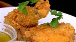 Fried Chicken Battle  Dueling Dishes [upl. by Aehtla]