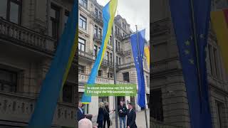 Boris Rhein hisst die ukrainische Flagge [upl. by Aneres]