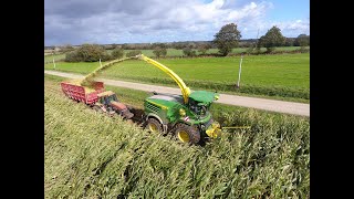 NEW JohnDeere 8500i à lensilage  ETA Le Voguer [upl. by Yllatan1]