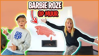 WE GAAN DE WOONKAMER MUUR quotBARBiE ROZEquot SCHiLDEREN 🩷  Bellinga Vlog 2970 [upl. by Nele]