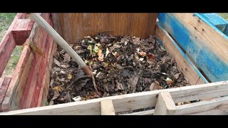 quotComposting for Beginners A Simple Guide to Making a Compost Heap for Your Gardenquot [upl. by Eeslek]