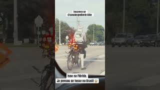 Já pensou isso no Brasil😱ciclista bike armado [upl. by Rowley]