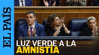 AMNISTÍA  El Congreso aprueba la ley de amnistía con ERC y Junts  EL PAÍS [upl. by Llertak536]