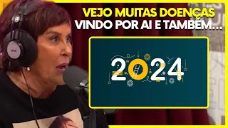 MARCIA SENSITIVA FAZ PREVISÕES PARA O ANO DE 2024😳  PodcatsDelas Cortes [upl. by Adnilav]