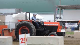 Zetor 8011 10500lb Tractor Pulling Aylmer Ontario 2017 [upl. by Dnomder]