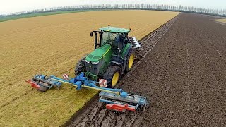 Ploughing amp Power Harrowing in one pass with a John Deere 7280R  Lemken Zirkon  Kverneland [upl. by Icyac]