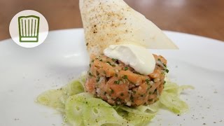 LachsTatar auf Fenchel mit Wasabi und Knuspersegel chefkoch [upl. by Eustazio]