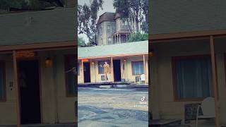 Norman Bates attacks us during the universalstudiotour batesmotel psycho universalstudios [upl. by Haliled811]