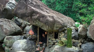 3 DAYS solo survival CAMPING  FISH TRAP CATCH and COOK Survival Shelter under the giant rock [upl. by Freytag]