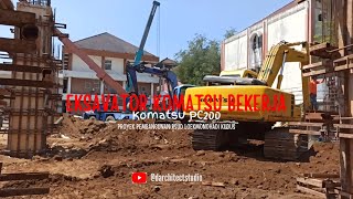 EKSAVATOR KOMATSU PC200 BEKERJA [upl. by Eentihw]