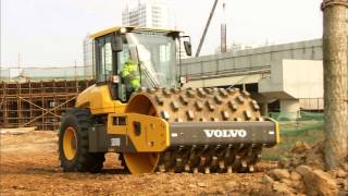 Volvo SD110B soil compactor  Operator environment [upl. by Enneite497]