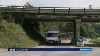 Reprise des travaux délargissement de l autoroute A63 [upl. by Hadnama655]