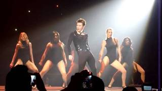 Kurt bailando Single Ladies Glee [upl. by Tammy]