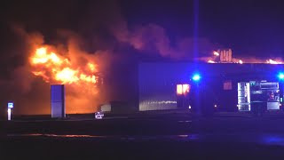 Flinke Uitslaande Brand bij SnowWorld in Terneuzen  Brandweer en Politie met spoed onderweg [upl. by Rip494]