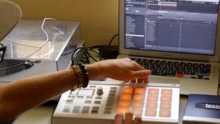 Maschine Mikro Basics 1 Mastering the Maschine  Browsing on the Hardware and Software [upl. by Atsyrc]