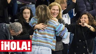 La infanta Cristina y Johanna Zott entre abrazos y saltos animando a Pablo Urdangarin [upl. by Dolora]