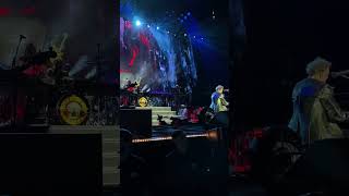 Slash’s first solo November Rain [upl. by Drapehs]