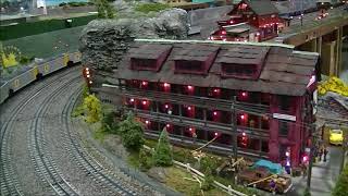 2018 Greenberg Train Show Edison NJ AUG Raritan Valley Hi Railers Layout Tour O Gauge [upl. by Kam821]