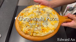 Gorgonzola Pizza 고르곤졸라 피자 [upl. by Crenshaw]